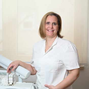 Dentalni asistent Edita Mladić